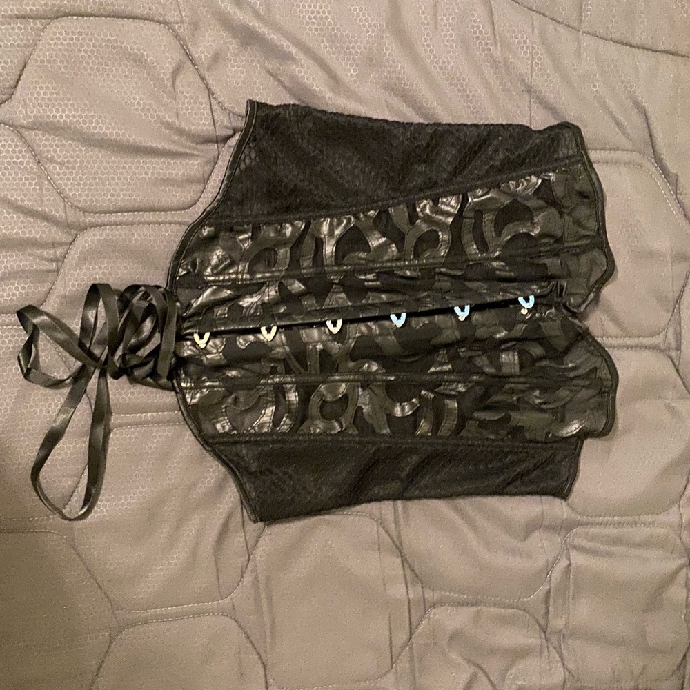 Black Lace-Up Corset